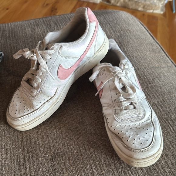Nike Court Vision Sneakers, Women’s size 7.5, White &  Pink, PreOwned - Picture 11 of 16